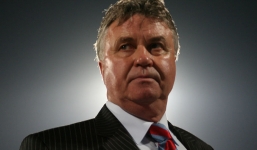 Hiddink trở lại London ủ mưu ‘hất cẳng’ Mourinho?